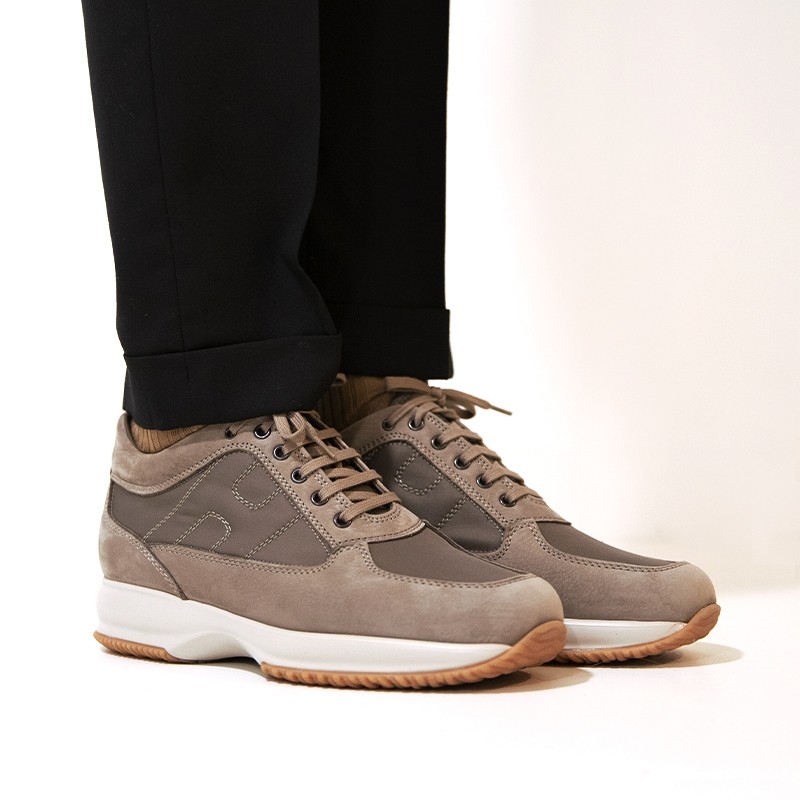 Sneakers Interactive