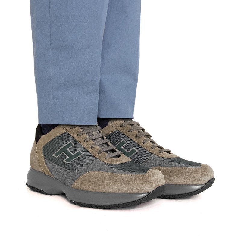 Sneakers Interactive
