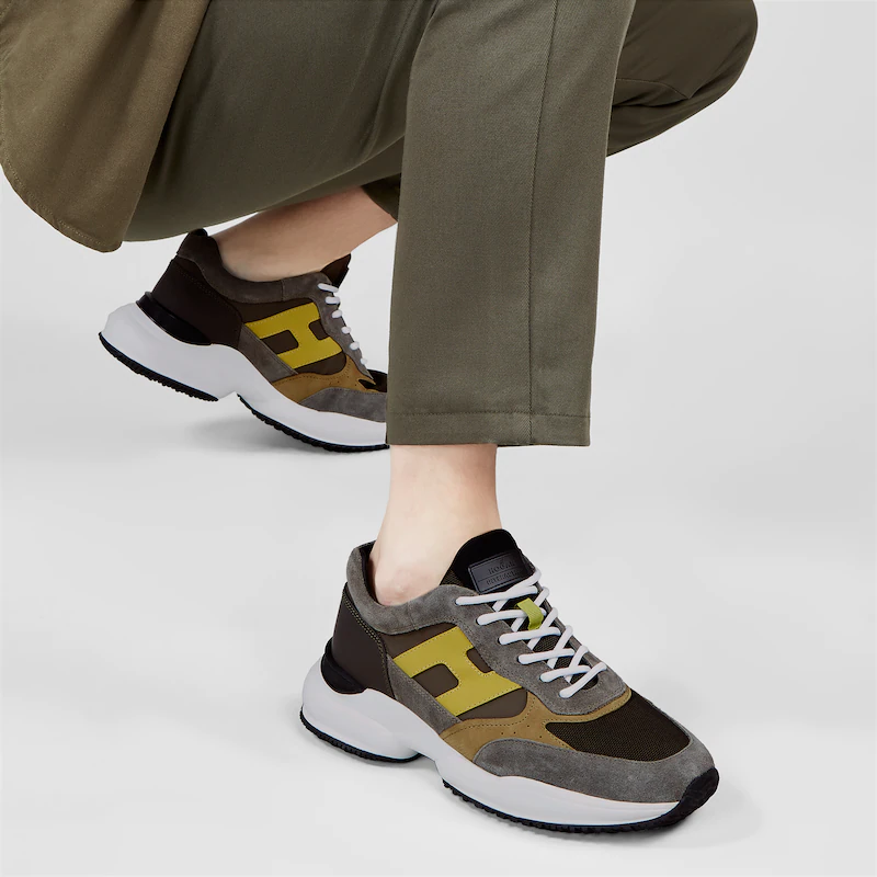 hogan sneakers Sneakers Interaction Détails : Basses -Détails : Ove... hogan sneakers Sneakers Interaction Détails : Basses -Détails : Ove...