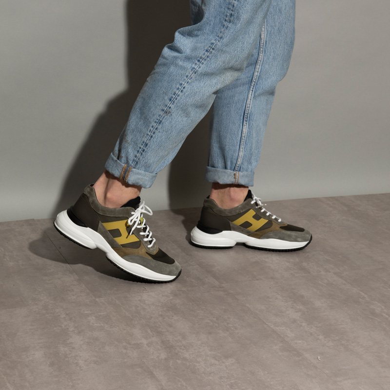 hogan sneakers Sneakers Interaction Détails : Basses -Détails : Ove... hogan sneakers Sneakers Interaction Détails : Basses -Détails : Ove...