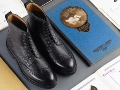 Chaussures haut de gamme femme : les modèles disponibles sur commande